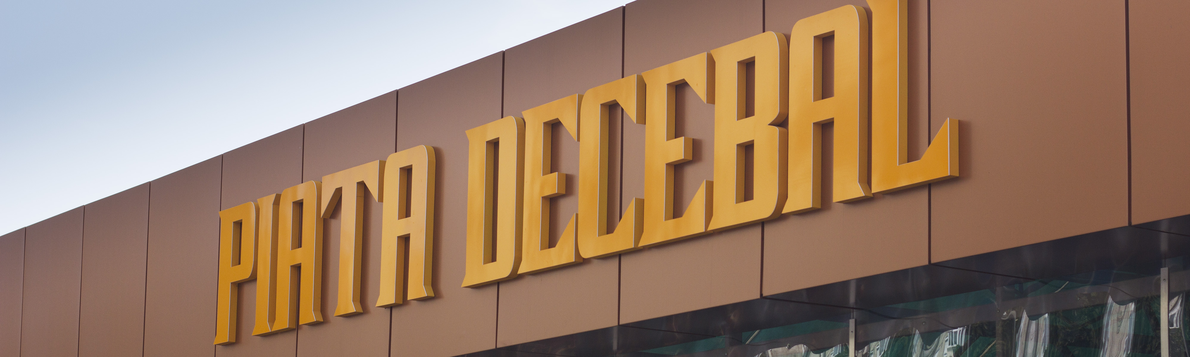 &nbsp&nbsp&nbspPiaţa Decebal